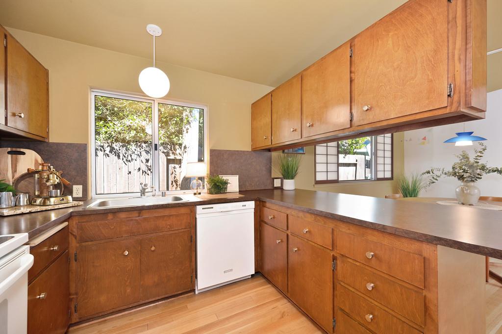 Davis, California, 95616, United States, 5 Bedrooms Bedrooms, ,2 BathroomsBathrooms,Residential,Active,1914596