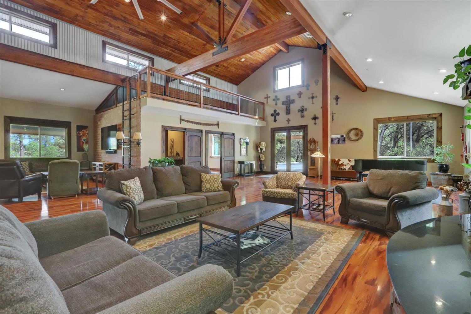 Grass Valley, California, 95949, United States, 4 Bedrooms Bedrooms, ,5 BathroomsBathrooms,Residential,Active,1941342