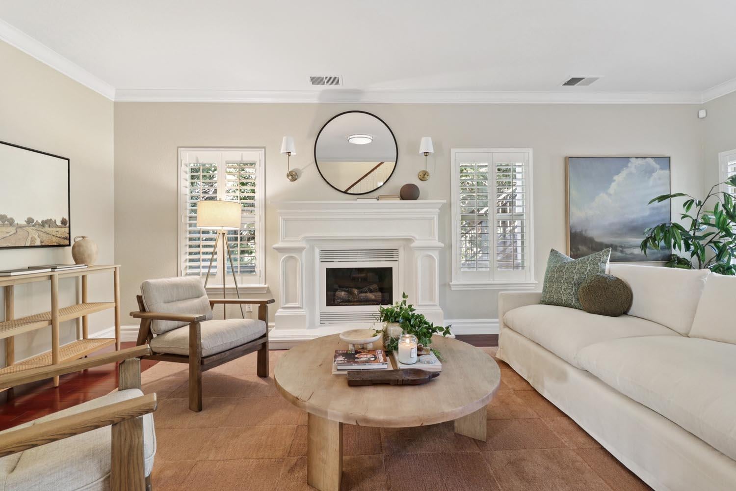 Carmichael, California, 95608, United States, 5 Bedrooms Bedrooms, ,5 BathroomsBathrooms,Residential,Active,1927677