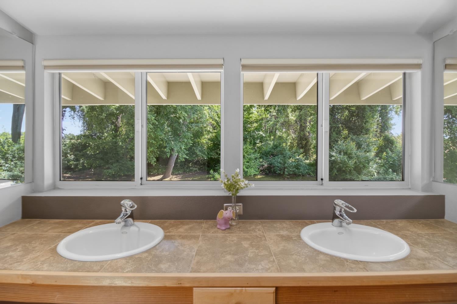 Sacramento, California, 95837, United States, 3 Bedrooms Bedrooms, ,2 BathroomsBathrooms,Residential,Active,2052080