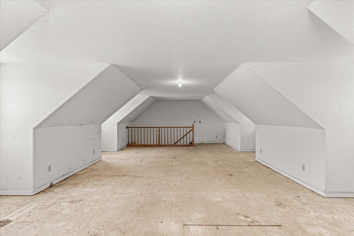 Galt, California, 95632, United States, 3 Bedrooms Bedrooms, ,3 BathroomsBathrooms,Residential,Active,1922295