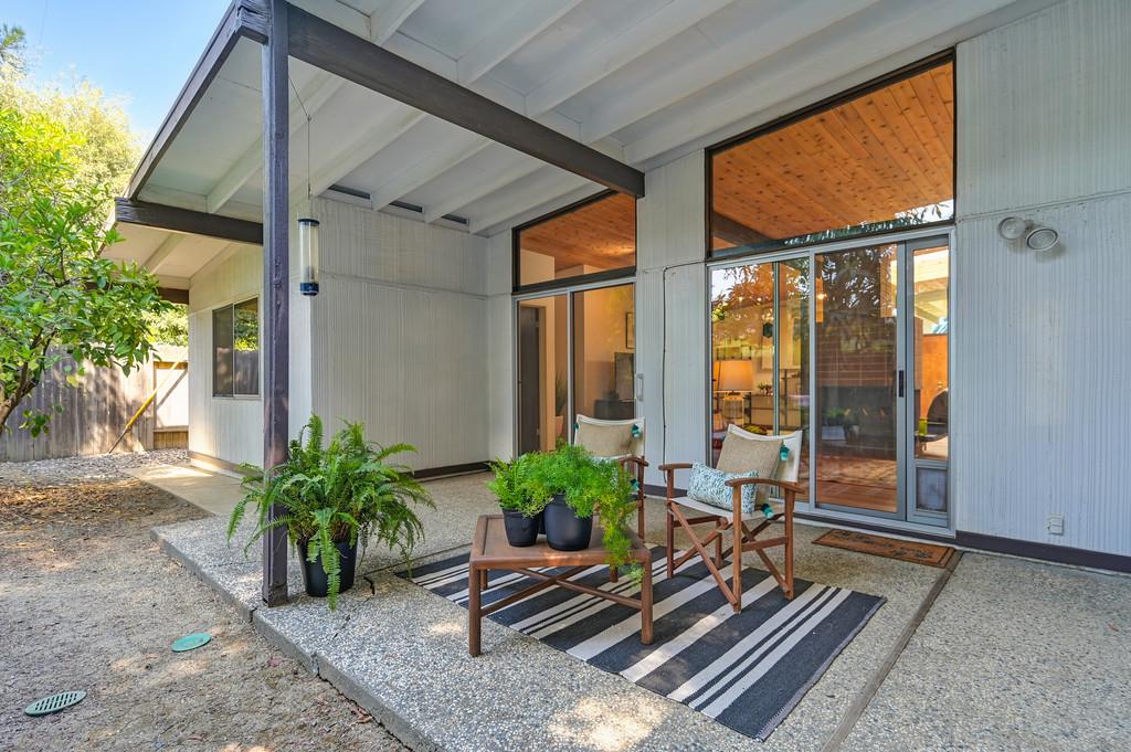 Davis, California, 95616, United States, 5 Bedrooms Bedrooms, ,2 BathroomsBathrooms,Residential,Active,1914596