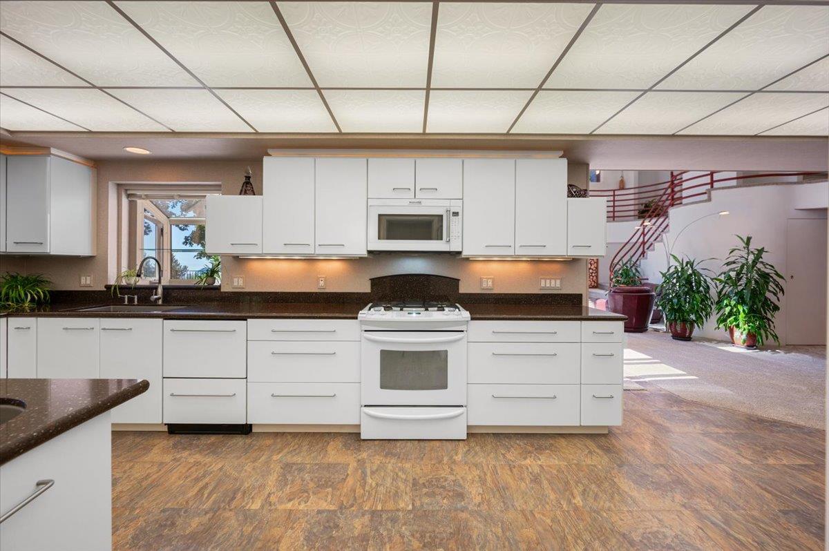 Nevada City, California, 95959, United States, 3 Bedrooms Bedrooms, ,4 BathroomsBathrooms,Residential,Active,1919387