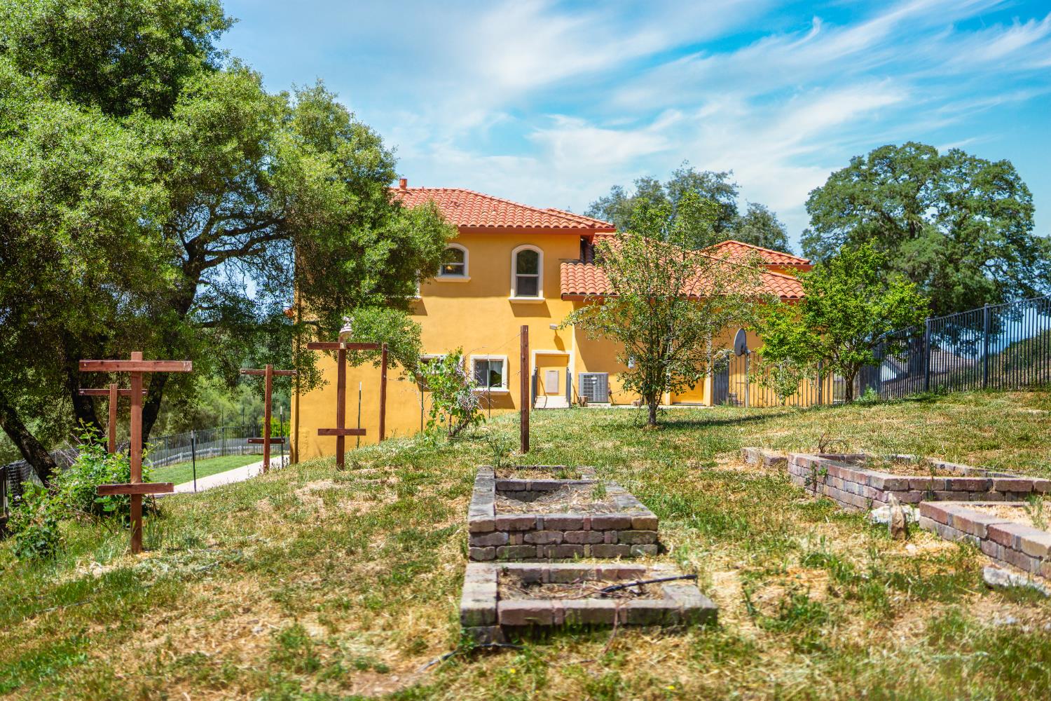 Shingle Springs, California, 95682, United States, ,4 BathroomsBathrooms,Residential,Active,1829887