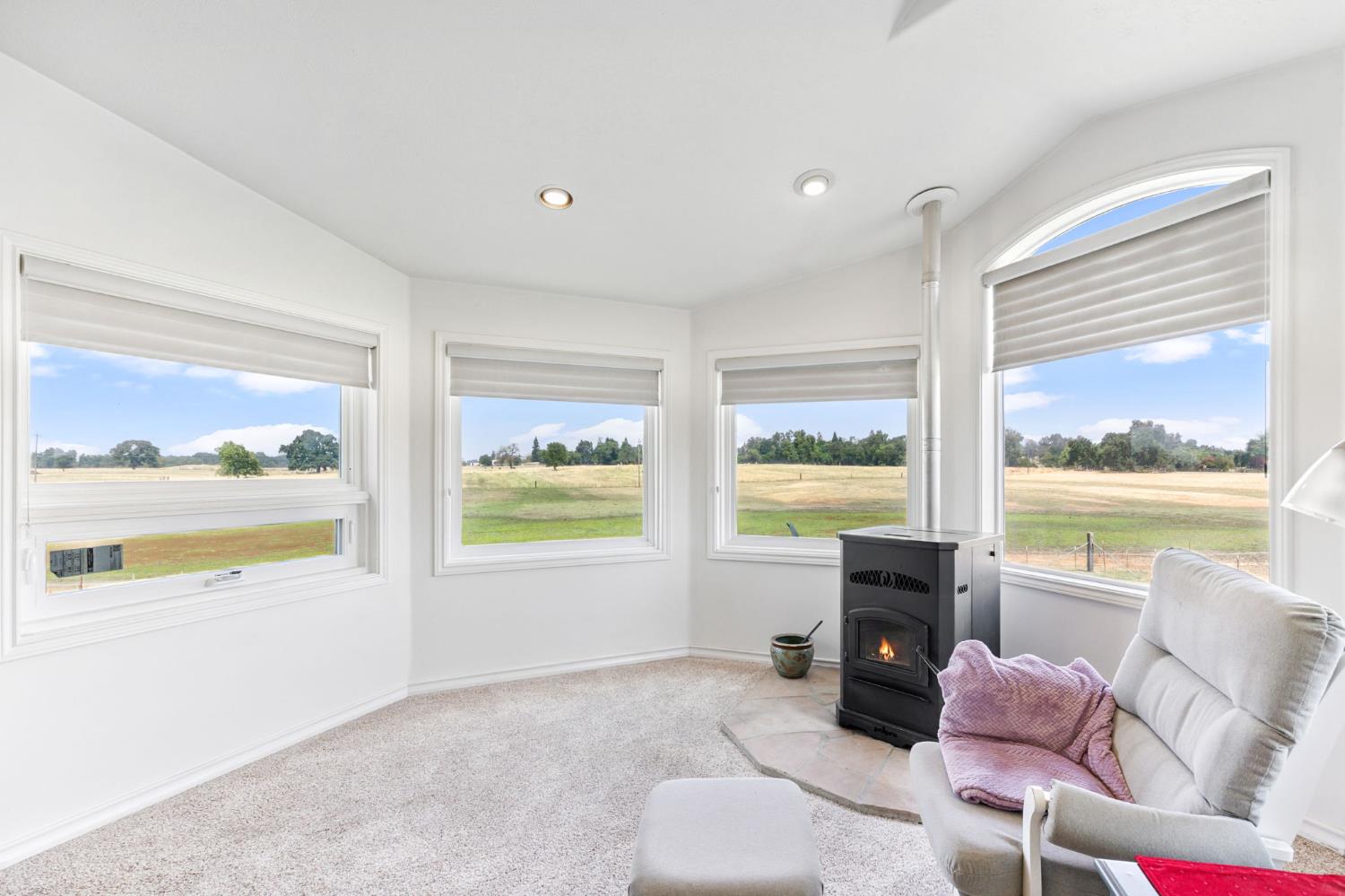 Wilton, California, 95693, United States, 4 Bedrooms Bedrooms, ,4 BathroomsBathrooms,Residential,Active,1892600