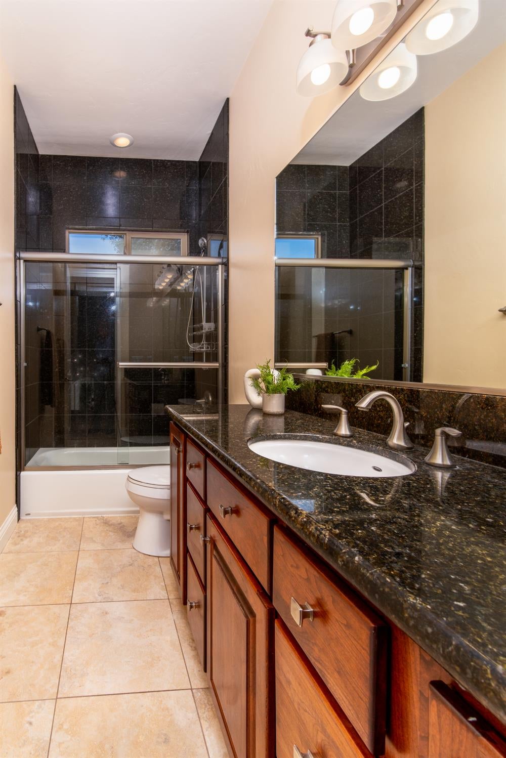 Shingle Springs, California, 95682, United States, ,4 BathroomsBathrooms,Residential,Active,1829887