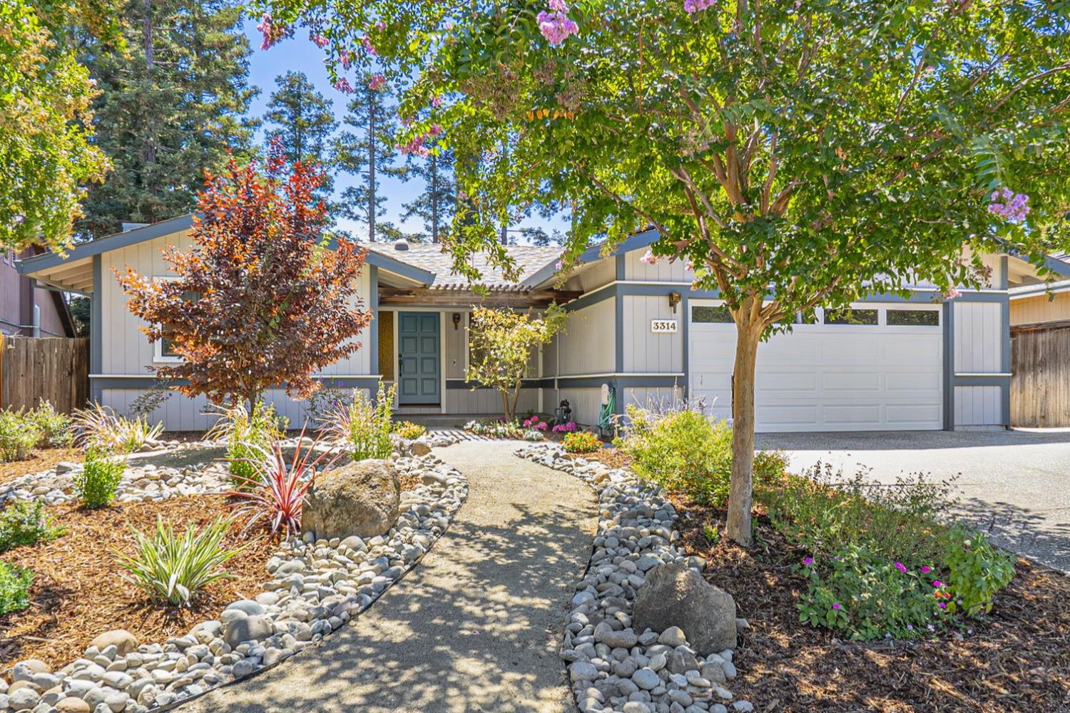 Davis, California, 95616, United States, 4 Bedrooms Bedrooms, ,2 BathroomsBathrooms,Residential,Active,1922306
