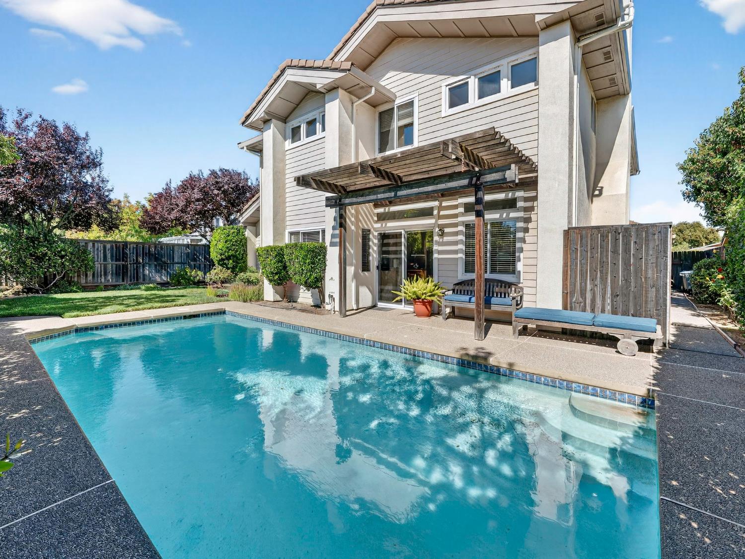 Davis, California, 95616, United States, 4 Bedrooms Bedrooms, ,3 BathroomsBathrooms,Residential,Active,1968416