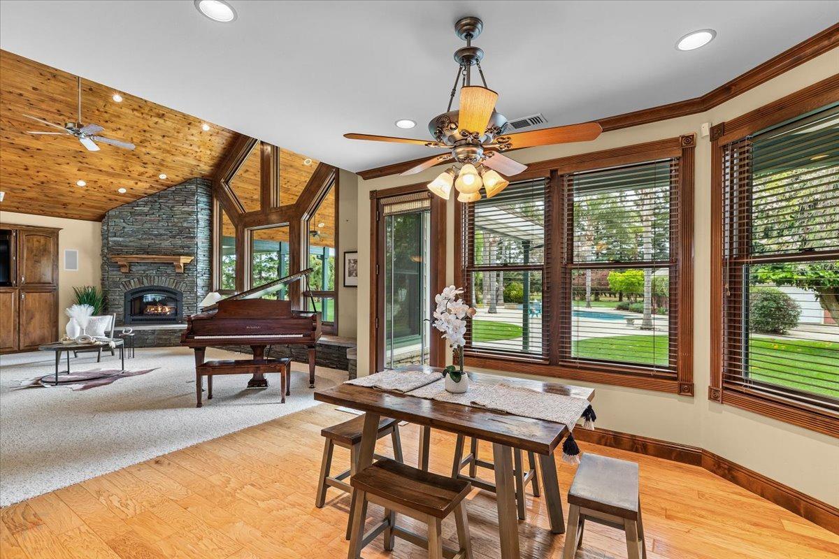 Ripon, California, 95366, United States, 3 Bedrooms Bedrooms, ,5 BathroomsBathrooms,Residential,Active,1808206