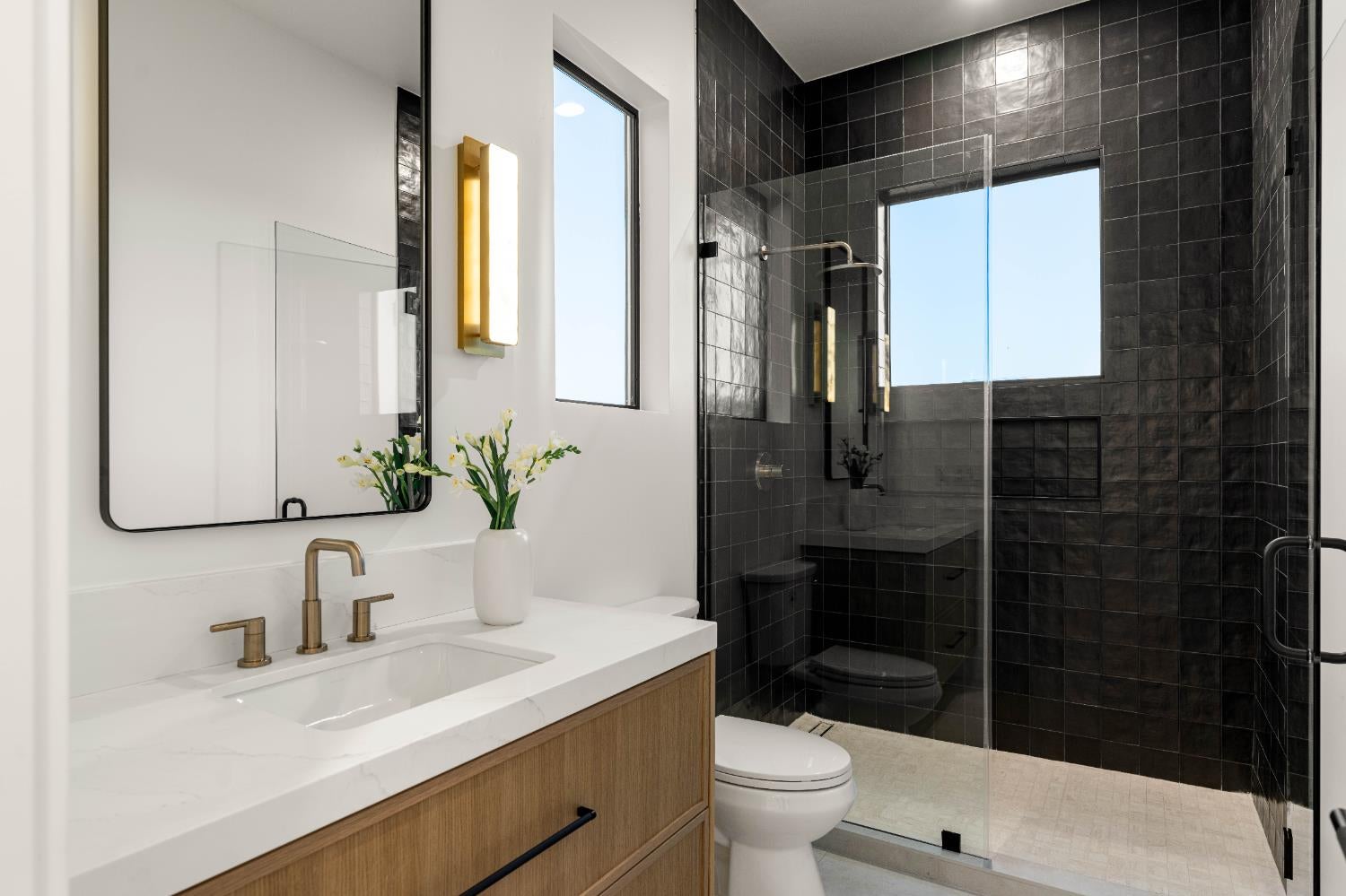 El Dorado Hills, California, 95762, United States, 5 Bedrooms Bedrooms, ,5 BathroomsBathrooms,Residential,Active,1998588