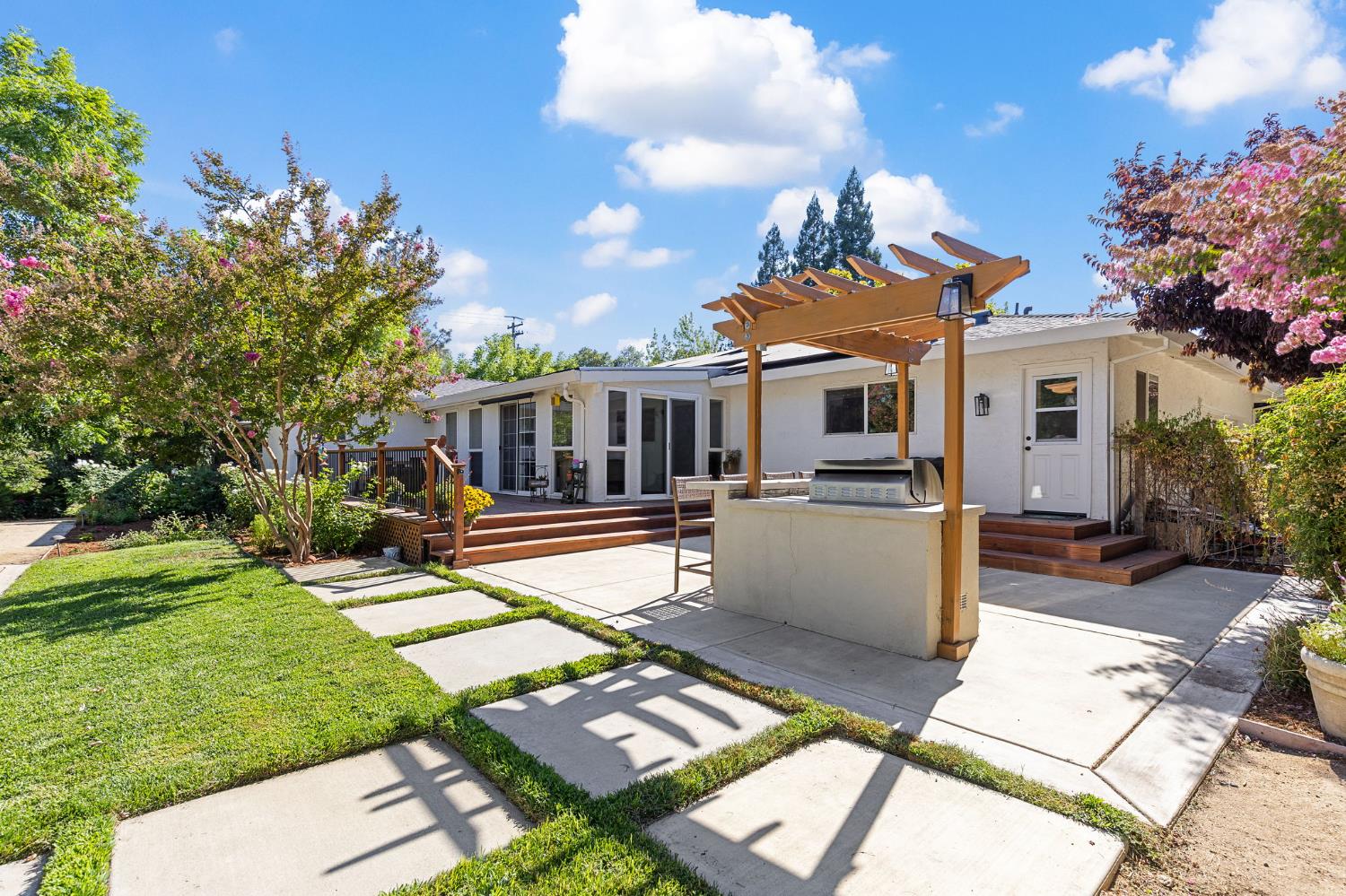 Loomis, California, 95650, United States, 3 Bedrooms Bedrooms, ,2 BathroomsBathrooms,Residential,Pending,1922290