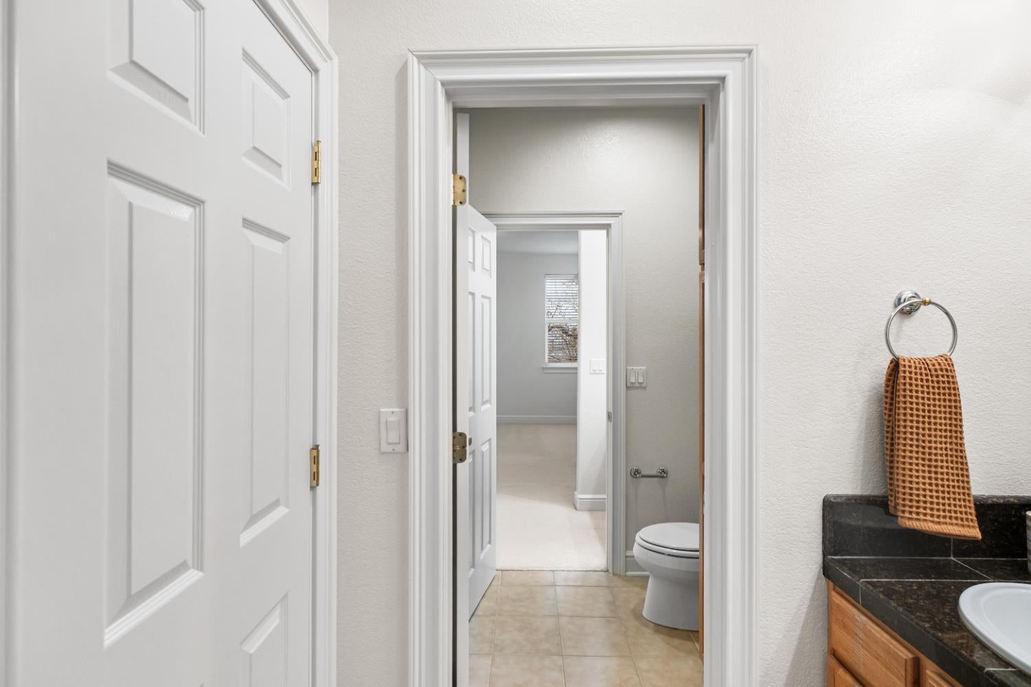 Roseville, California, 95661, United States, 5 Bedrooms Bedrooms, ,4 BathroomsBathrooms,Residential,Active,2006825