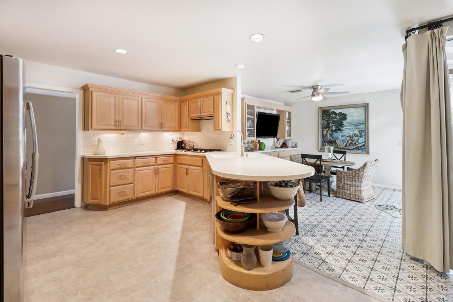Carmichael, California, 95608, United States, 4 Bedrooms Bedrooms, ,3 BathroomsBathrooms,Residential,Active,1904149