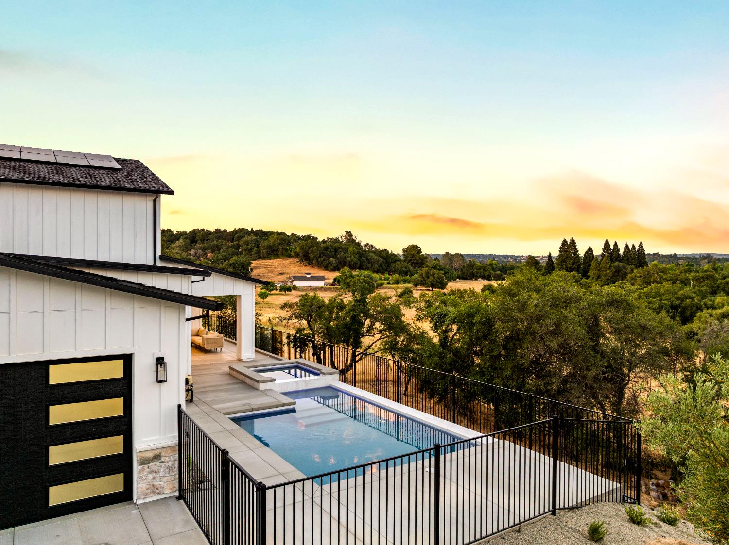 Loomis, California, 95650, United States, 5 Bedrooms Bedrooms, ,4 BathroomsBathrooms,Residential,Active,1959535