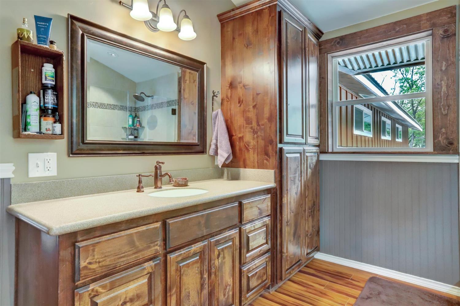 Grass Valley, California, 95949, United States, 4 Bedrooms Bedrooms, ,5 BathroomsBathrooms,Residential,Active,1941342