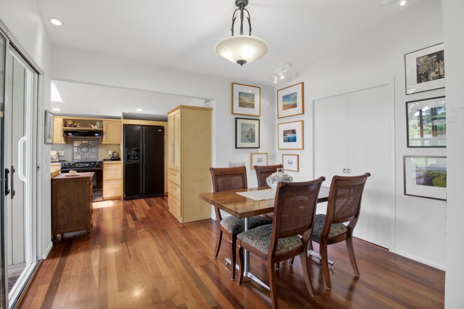 Sacramento, California, 95837, United States, 3 Bedrooms Bedrooms, ,2 BathroomsBathrooms,Residential,Active,2052080