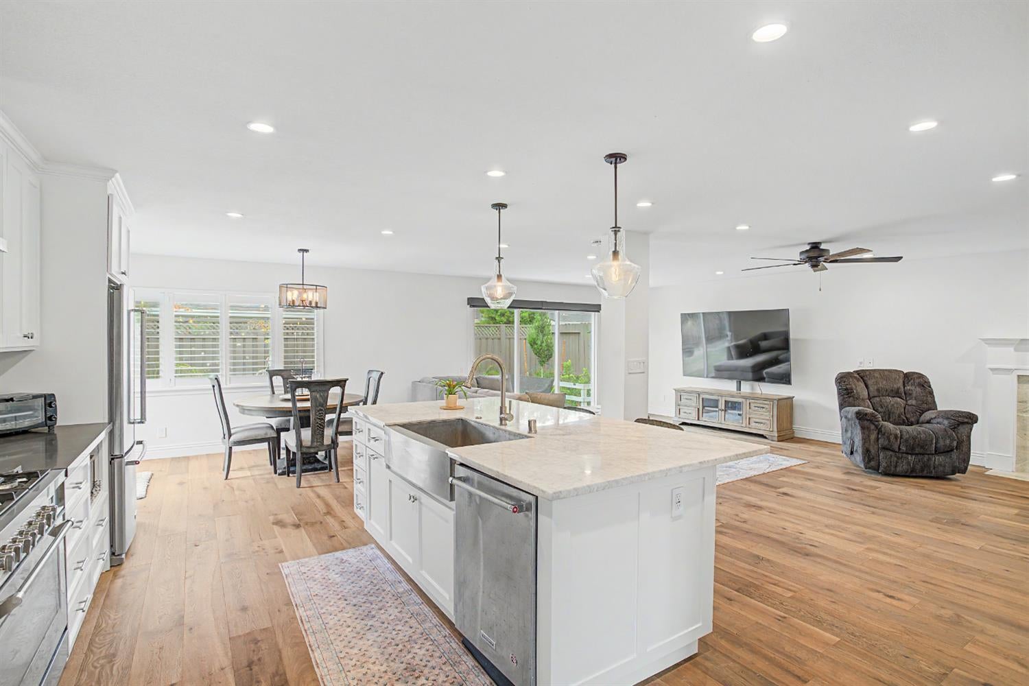 Sacramento, California, 95864, United States, 4 Bedrooms Bedrooms, ,3 BathroomsBathrooms,Residential,Active,2045002