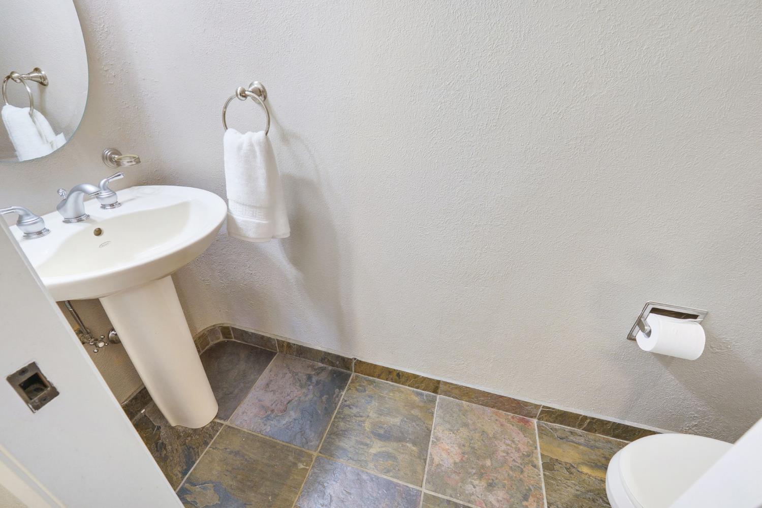 Davis, California, 95616, United States, 4 Bedrooms Bedrooms, ,4 BathroomsBathrooms,Residential,Active,1922349