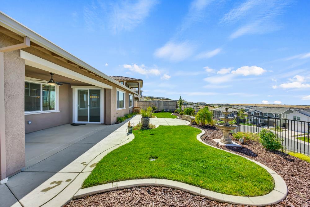 Folsom, California, 95630, United States, 4 Bedrooms Bedrooms, ,3 BathroomsBathrooms,Residential,Active,1922343
