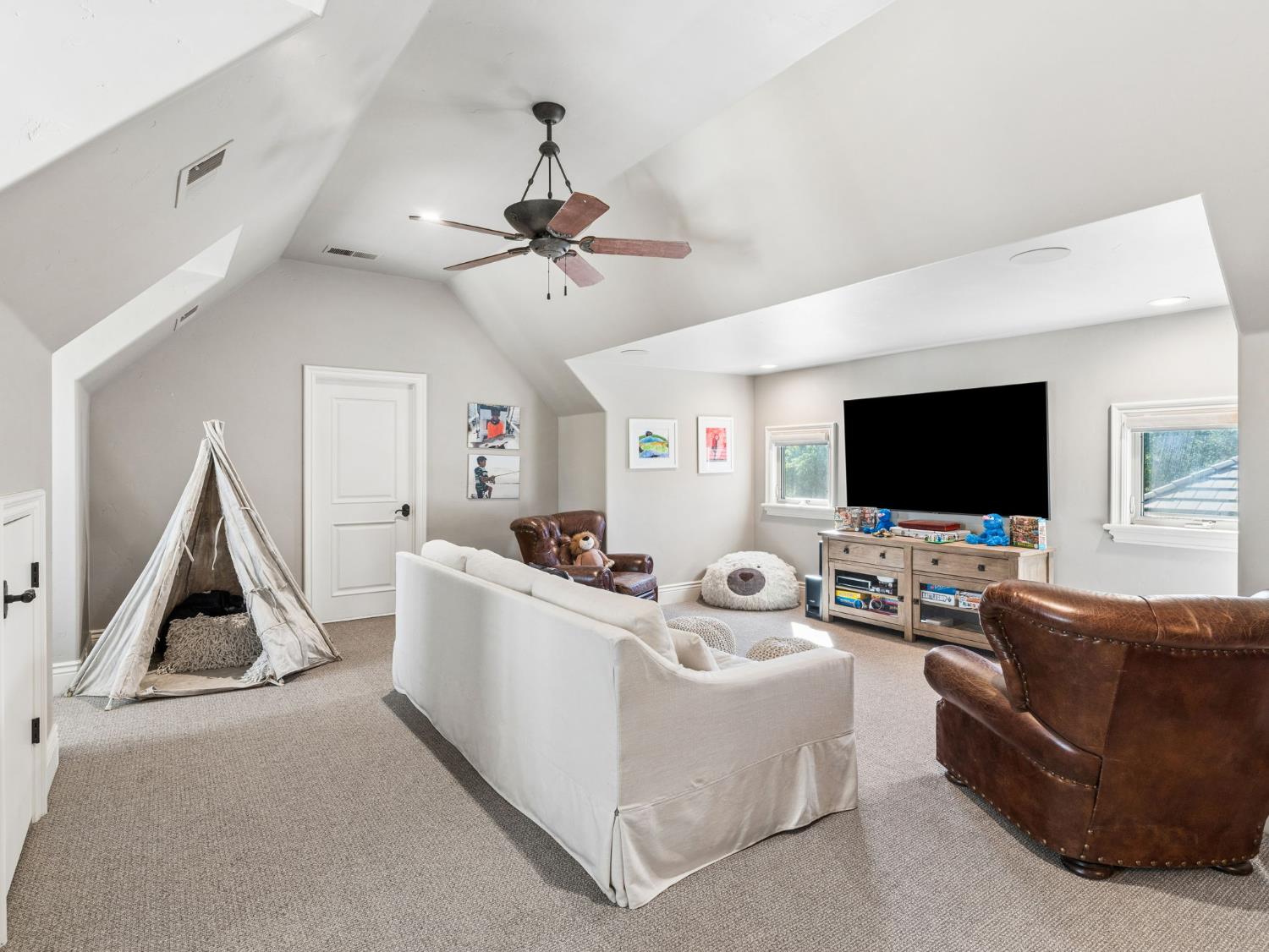 Granite Bay, California, 95746, United States, 5 Bedrooms Bedrooms, ,7 BathroomsBathrooms,Residential,Active,2028537