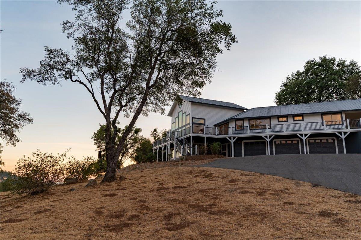 Penn Valley, California, 95946, United States, 4 Bedrooms Bedrooms, ,5 BathroomsBathrooms,Residential,Active,1941359