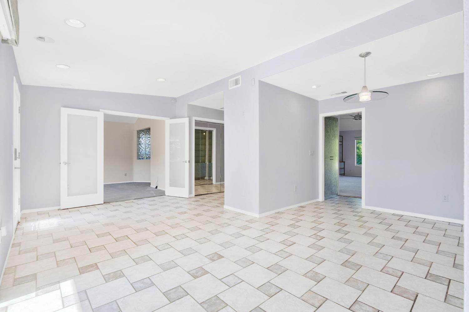 Davis, California, 95618, United States, 5 Bedrooms Bedrooms, ,4 BathroomsBathrooms,Residential,Active,1960157