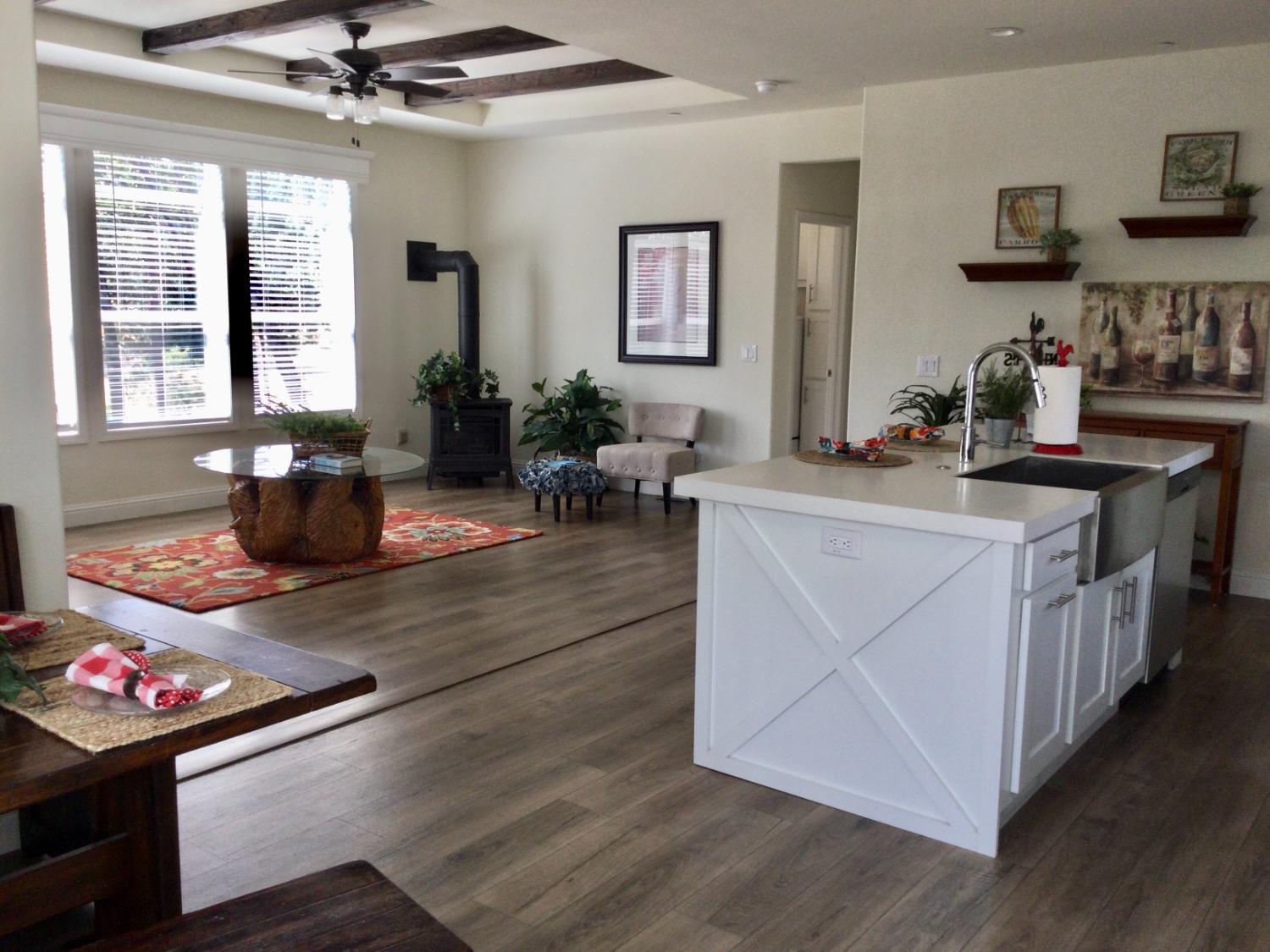 Pollock Pines, California, 95726, United States, 4 Bedrooms Bedrooms, ,3 BathroomsBathrooms,Residential,Active,1880012