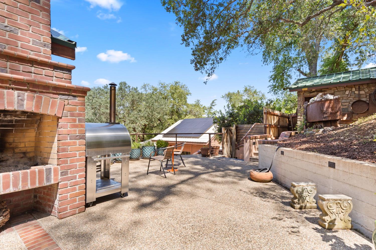 Sutter Creek, California, 95685, United States, 2 Bedrooms Bedrooms, ,4 BathroomsBathrooms,Residential,Active,2038151