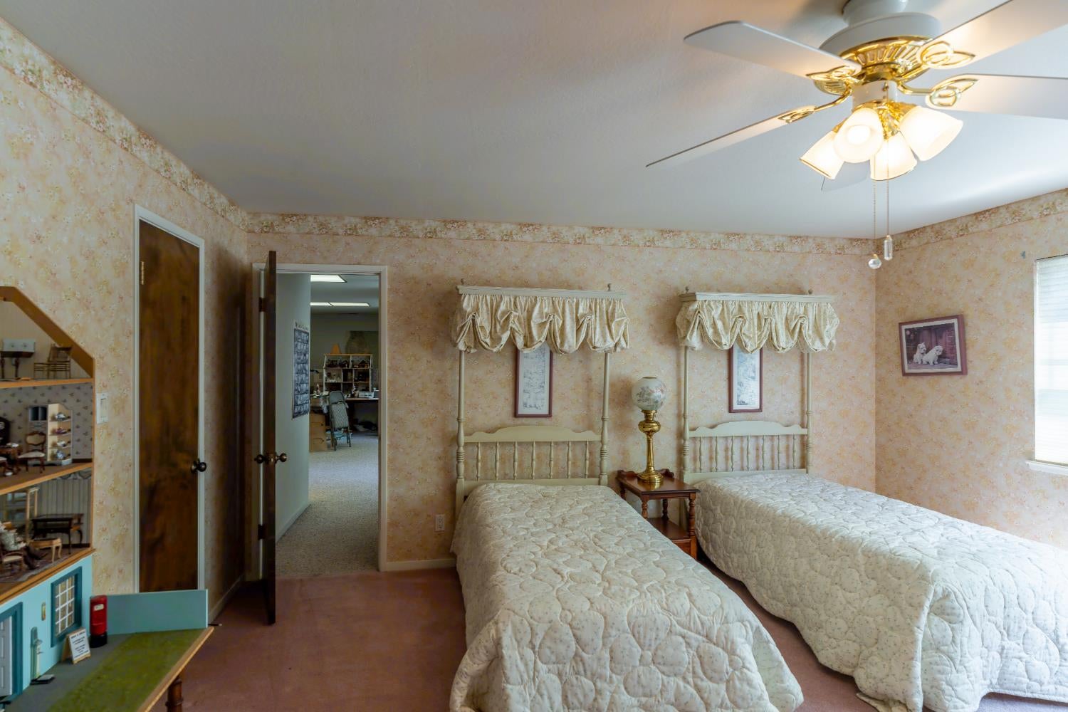 Woodland, California, 95695, United States, 5 Bedrooms Bedrooms, ,5 BathroomsBathrooms,Residential,Active,1907974