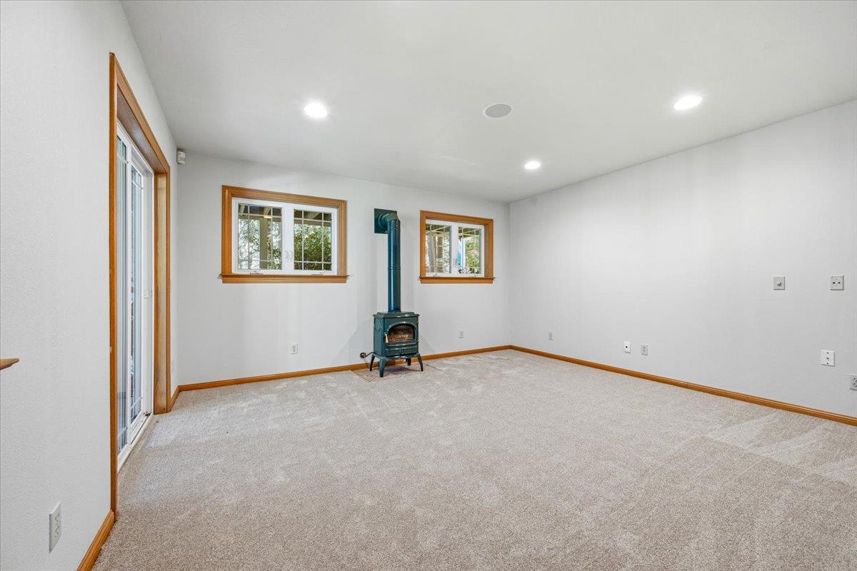 Nevada City, California, 95959, United States, 3 Bedrooms Bedrooms, ,3 BathroomsBathrooms,Residential,Active,2043425
