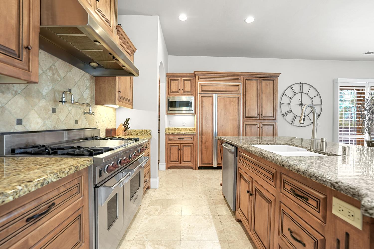 Folsom, California, 95630, United States, 4 Bedrooms Bedrooms, ,4 BathroomsBathrooms,Residential,Active,2008257