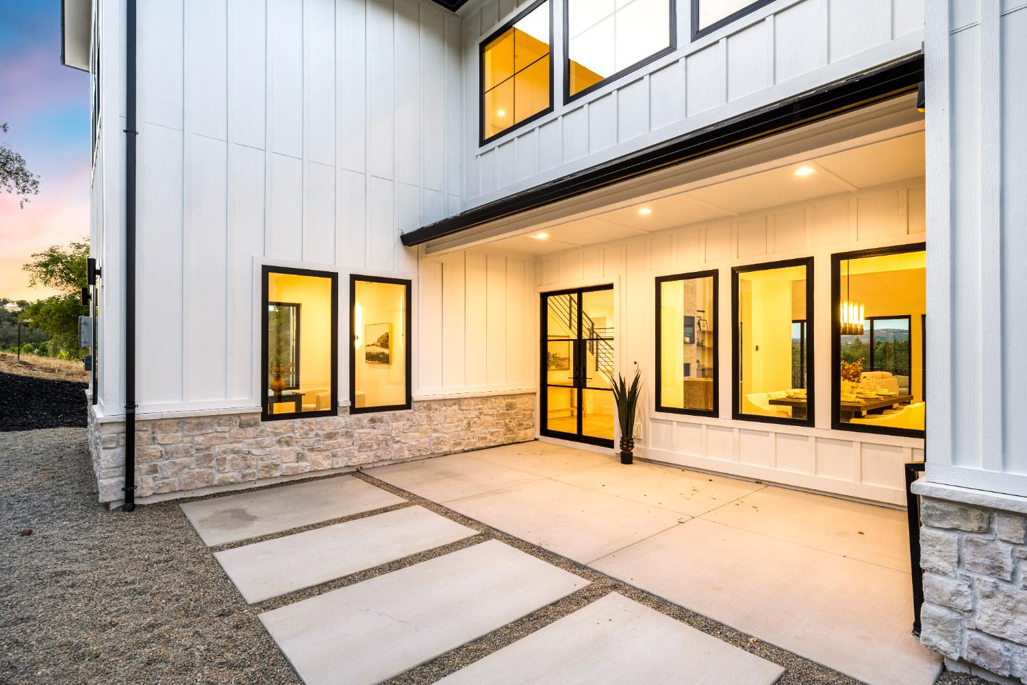 Loomis, California, 95650, United States, 5 Bedrooms Bedrooms, ,4 BathroomsBathrooms,Residential,Active,1959535