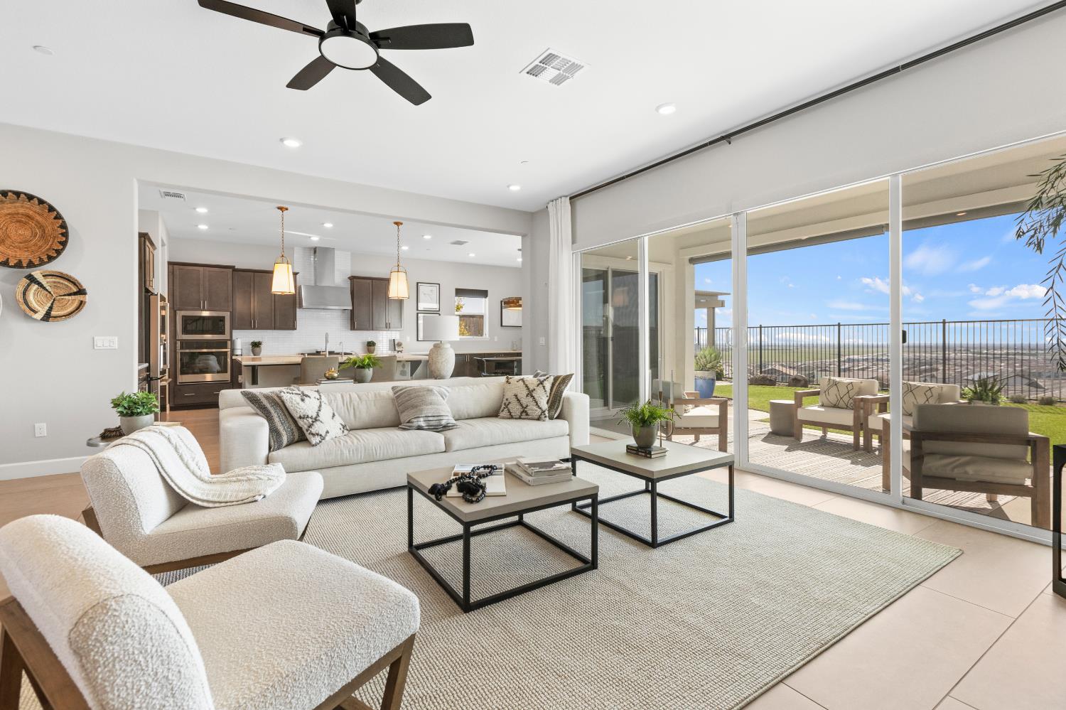 Folsom, California, 95630, United States, 4 Bedrooms Bedrooms, ,5 BathroomsBathrooms,Residential,Active,2008753