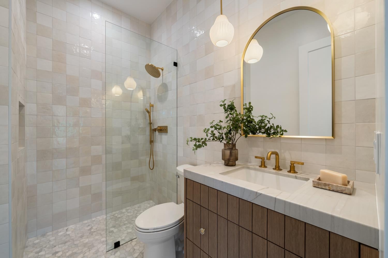 Loomis, California, 95650, United States, 4 Bedrooms Bedrooms, ,5 BathroomsBathrooms,Residential,Active,1893259