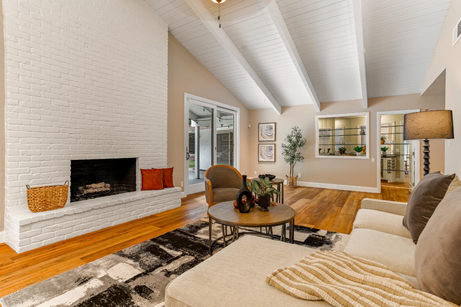 Sacramento, California, 95864, United States, 5 Bedrooms Bedrooms, ,3 BathroomsBathrooms,Residential,Active,1946308