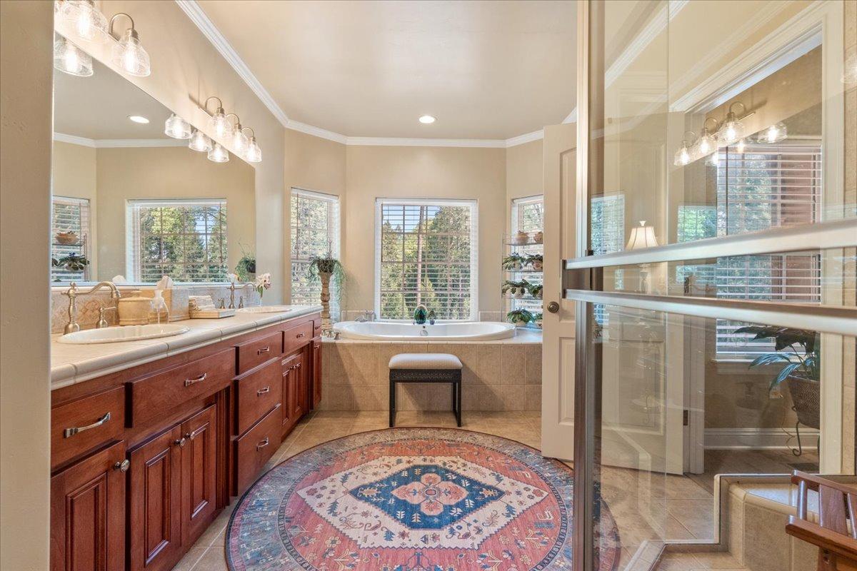 Grass Valley, California, 95945, United States, 4 Bedrooms Bedrooms, ,4 BathroomsBathrooms,Residential,Active,2015811