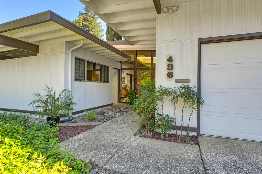 Davis, California, 95616, United States, 5 Bedrooms Bedrooms, ,2 BathroomsBathrooms,Residential,Active,1914596