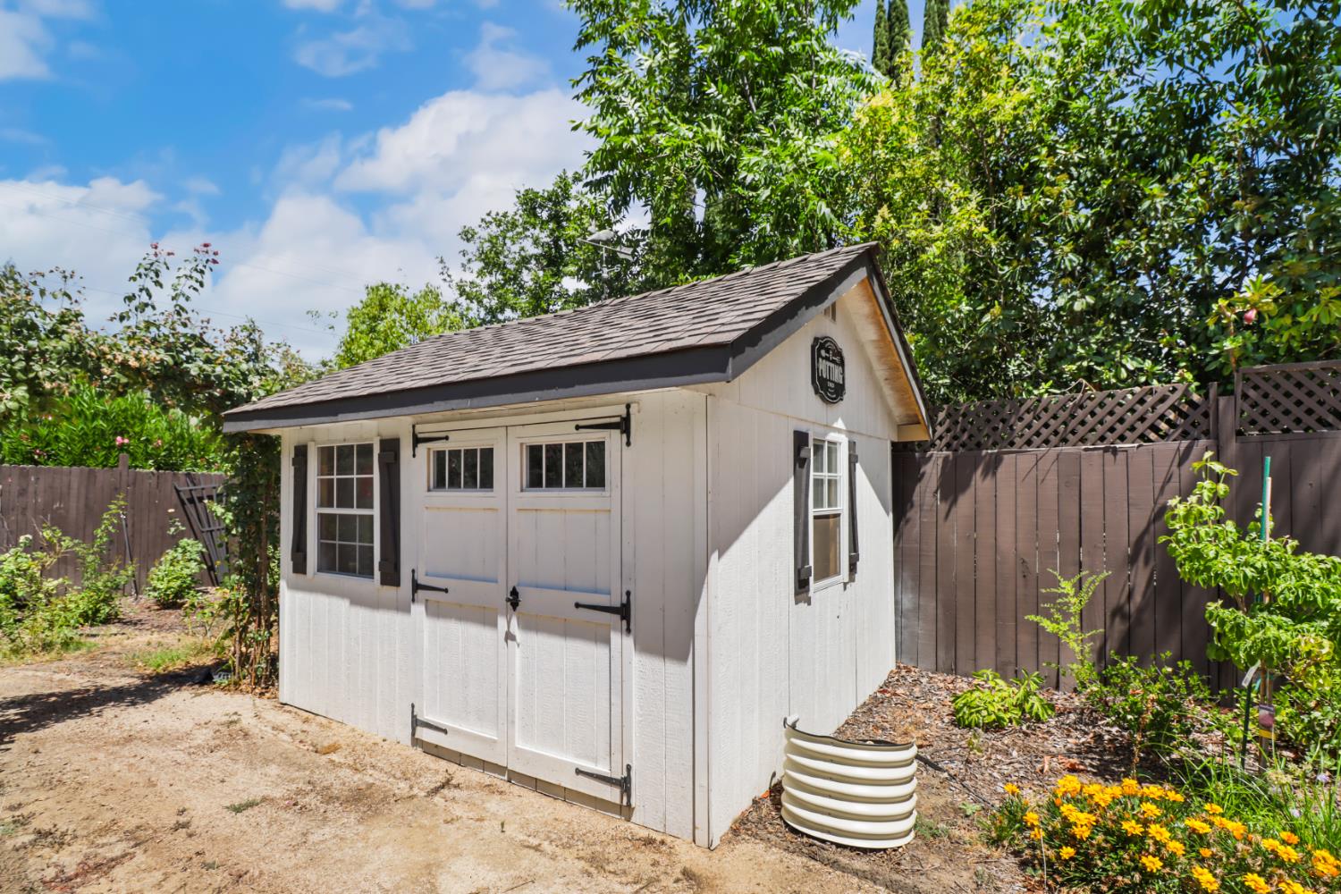 Carmichael, California, 95608, United States, 4 Bedrooms Bedrooms, ,3 BathroomsBathrooms,Residential,Active,1904149