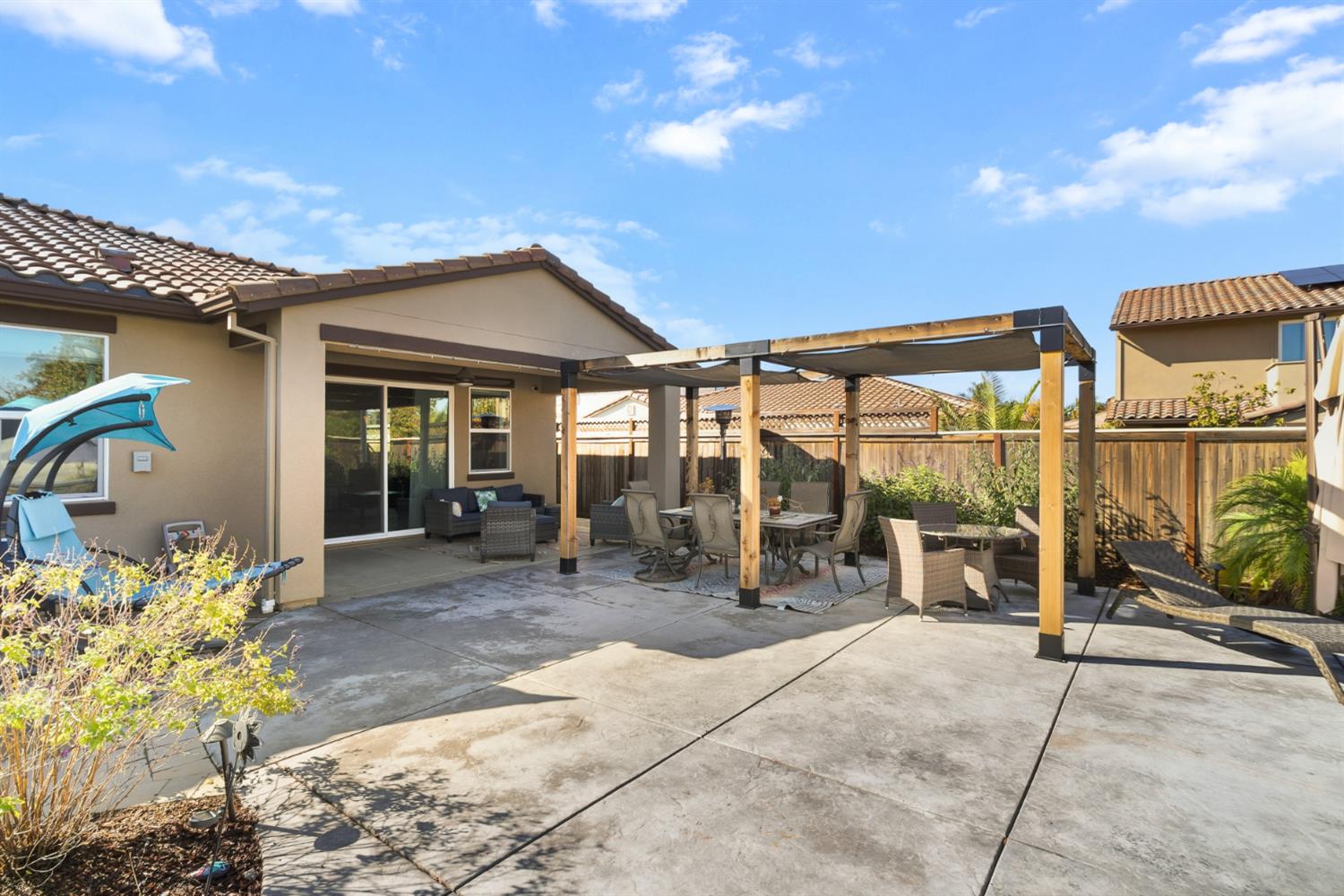 West Sacramento, California, 95605, United States, 3 Bedrooms Bedrooms, ,4 BathroomsBathrooms,Residential,Active,2008265