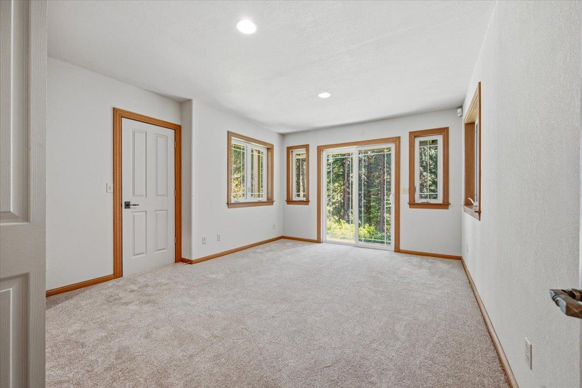 Nevada City, California, 95959, United States, 3 Bedrooms Bedrooms, ,3 BathroomsBathrooms,Residential,Active,2043425