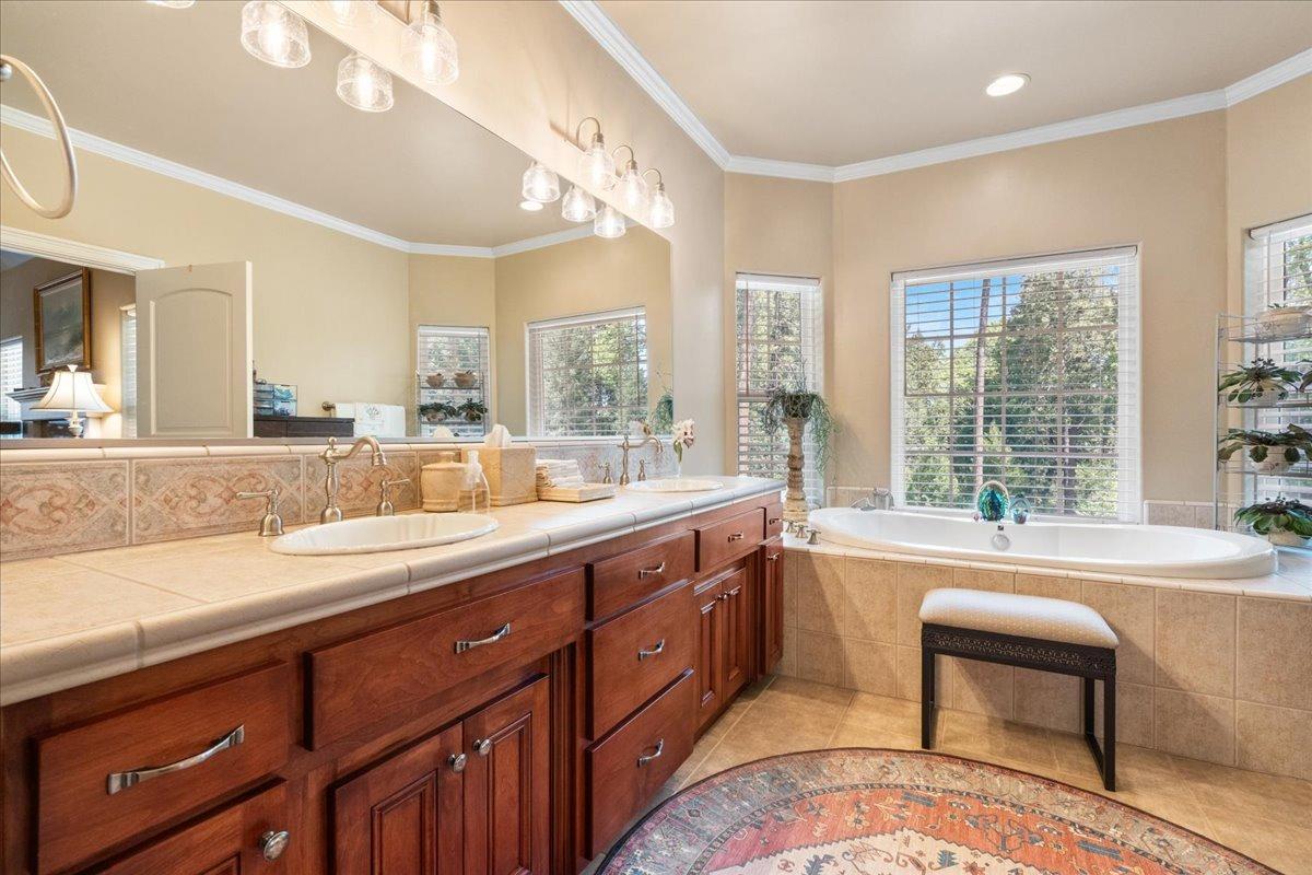 Grass Valley, California, 95945, United States, 4 Bedrooms Bedrooms, ,4 BathroomsBathrooms,Residential,Active,2015811