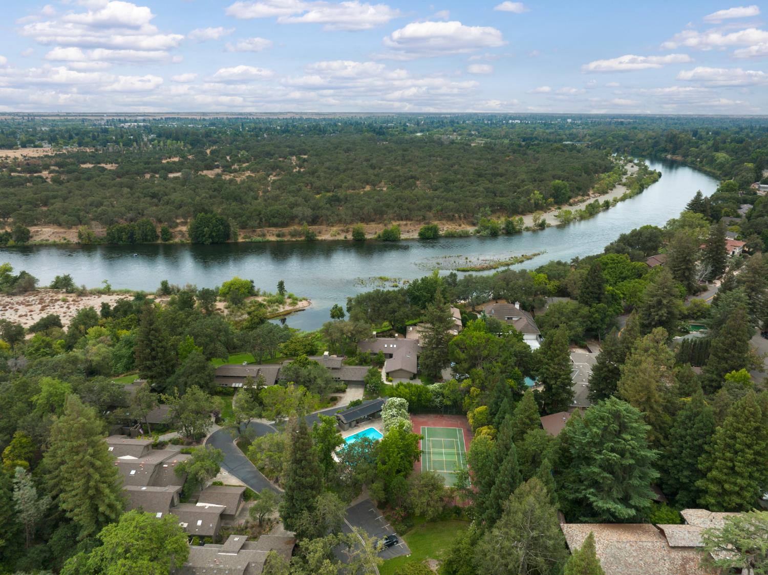 Carmichael, California, 95608, United States, 4 Bedrooms Bedrooms, ,3 BathroomsBathrooms,Residential,Active,2007341