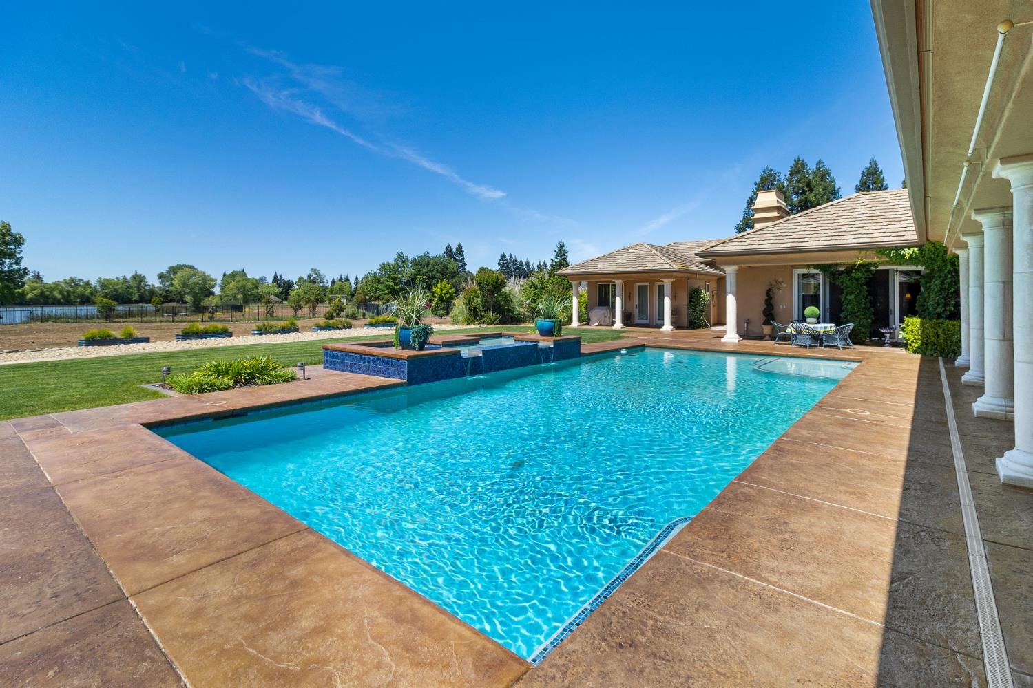 Sacramento, California, 95830, United States, 4 Bedrooms Bedrooms, ,4 BathroomsBathrooms,Residential,Active,2045041