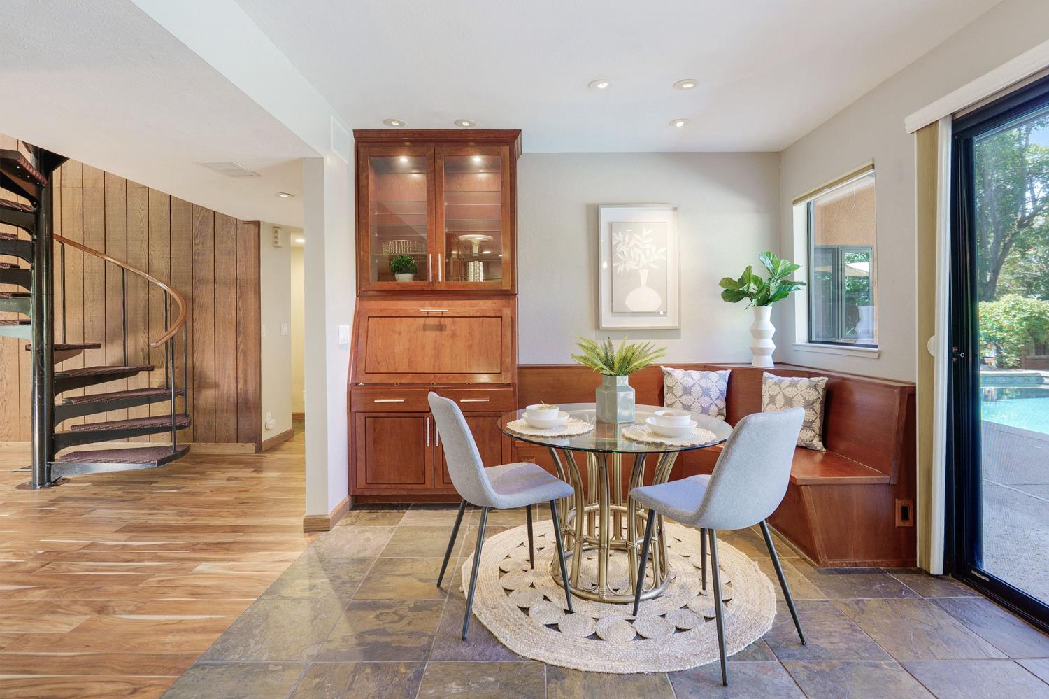 Davis, California, 95616, United States, 4 Bedrooms Bedrooms, ,4 BathroomsBathrooms,Residential,Active,1922349