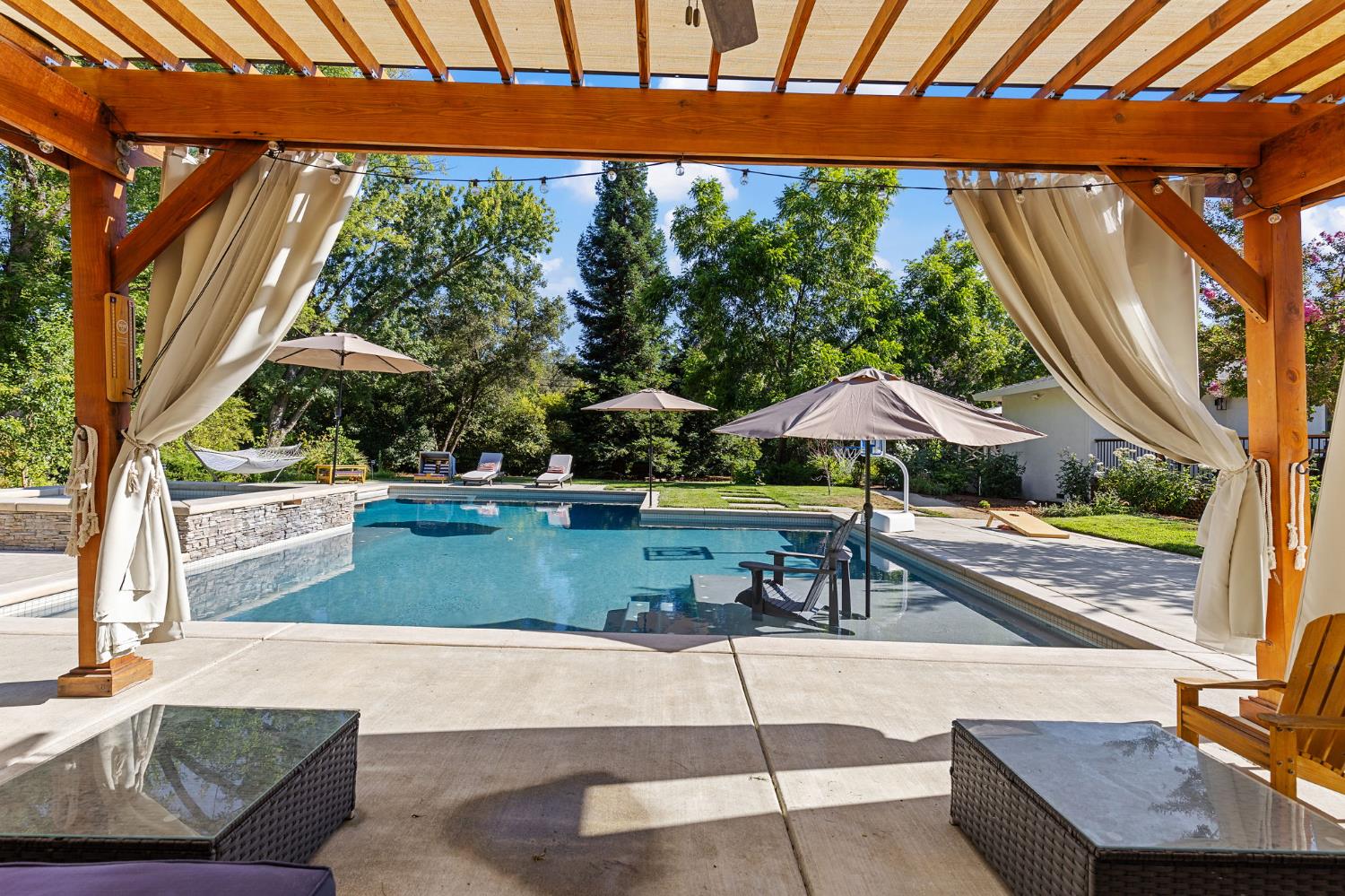 Loomis, California, 95650, United States, 3 Bedrooms Bedrooms, ,2 BathroomsBathrooms,Residential,Pending,1922290