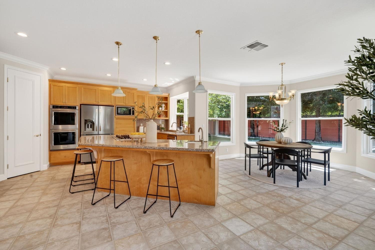 Davis, California, 95618, United States, 4 Bedrooms Bedrooms, ,3 BathroomsBathrooms,Residential,Pending,2045806