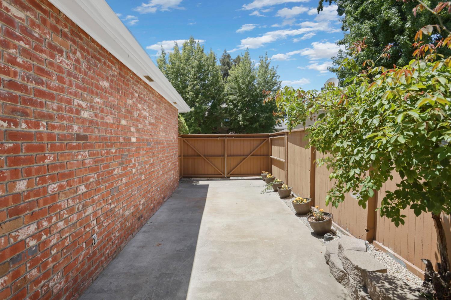 Modesto, California, 95350, United States, 4 Bedrooms Bedrooms, ,3 BathroomsBathrooms,Residential,Active,1877804