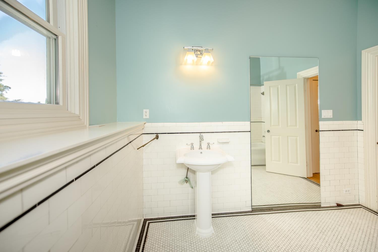 Woodland, California, 95695, United States, 5 Bedrooms Bedrooms, ,4 BathroomsBathrooms,Residential,Active,1843839