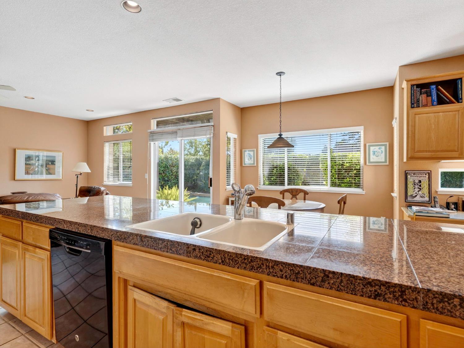 Davis, California, 95616, United States, 4 Bedrooms Bedrooms, ,3 BathroomsBathrooms,Residential,Active,1968416