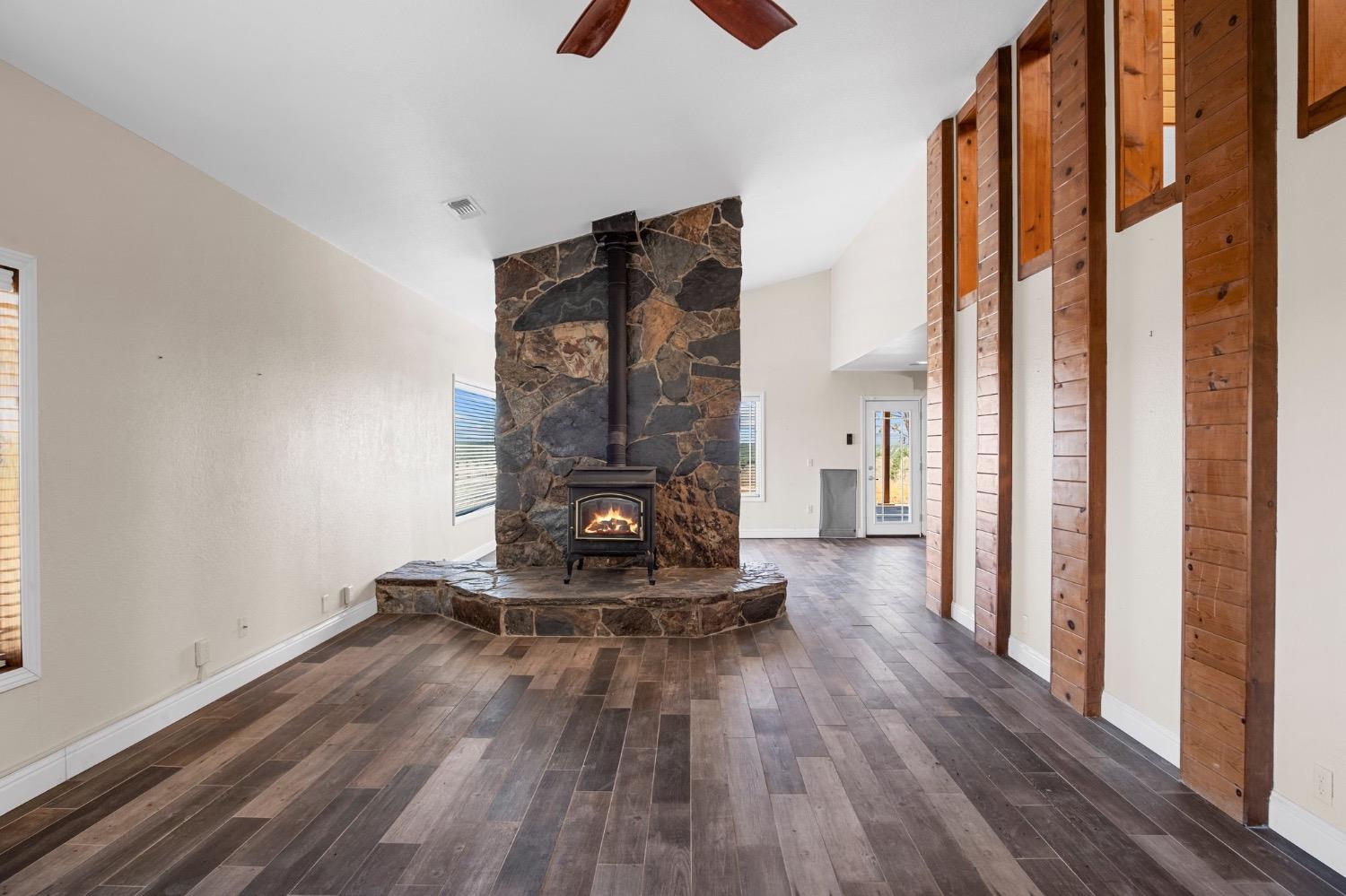 Snelling, California, 95369, United States, 4 Bedrooms Bedrooms, ,3 BathroomsBathrooms,Residential,Active,1929456